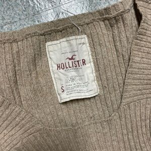 Hollister size small creme sweater top